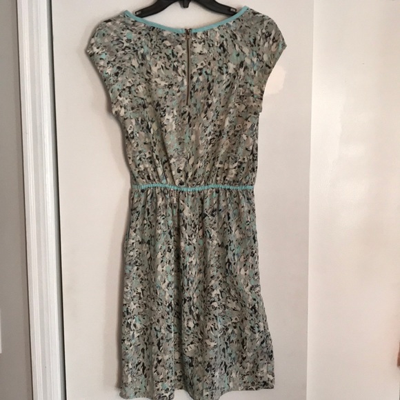 Spring dress - Picture 2 of 3